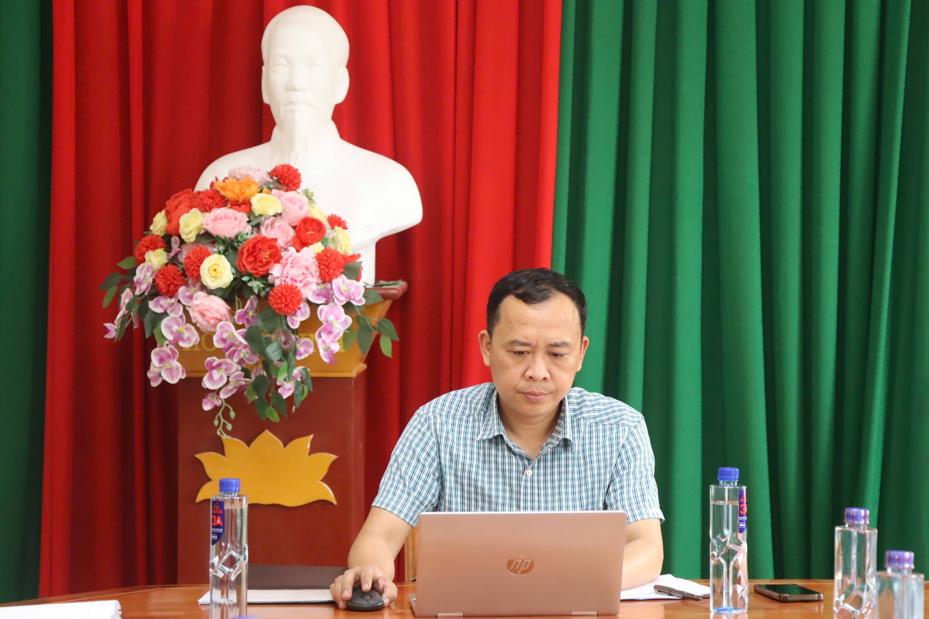 Anh-tin-bai